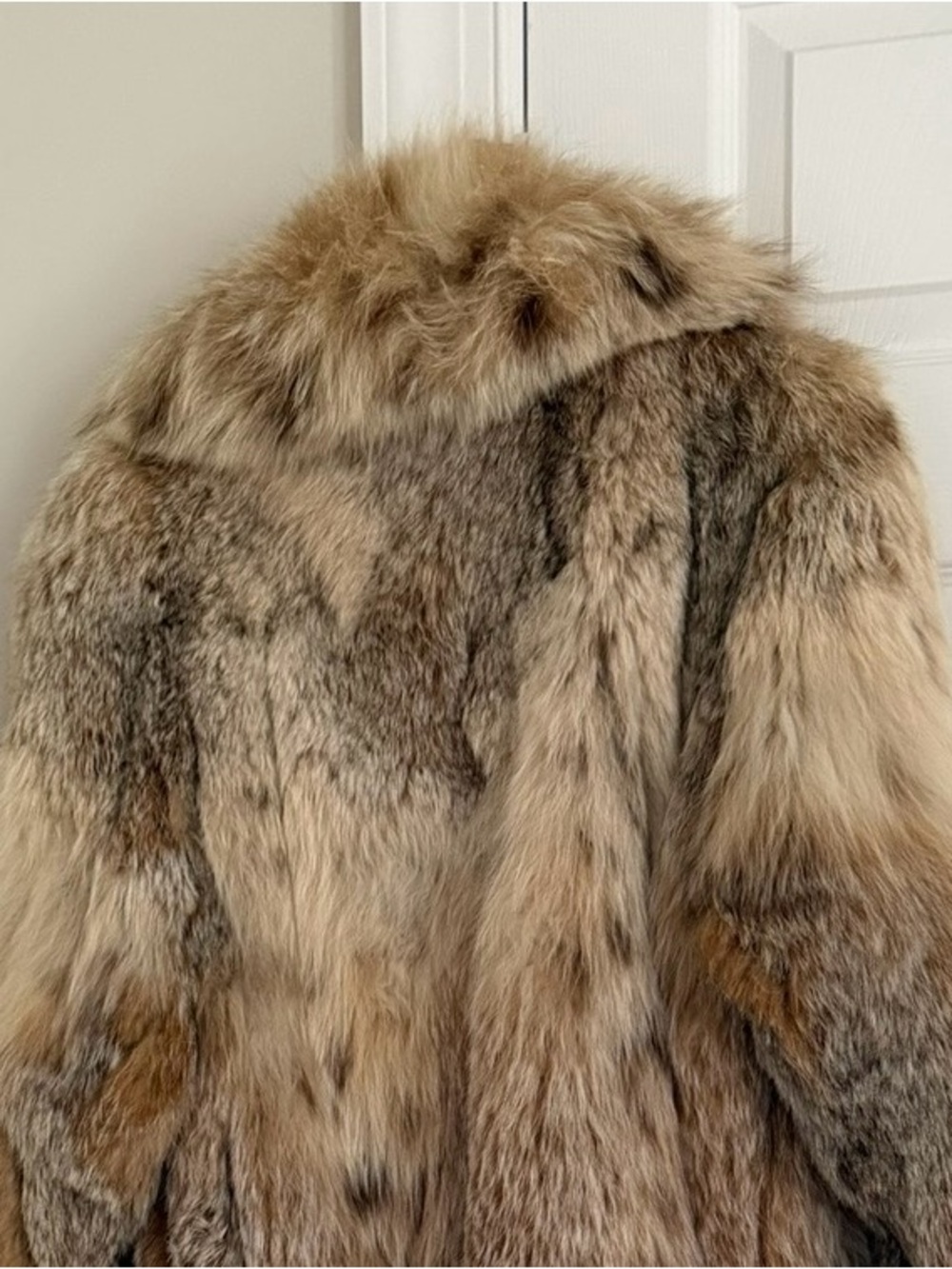 Women's Long Genuine RARE Canadian Lynx Fur Coat - Tan - Picture 3 of 8